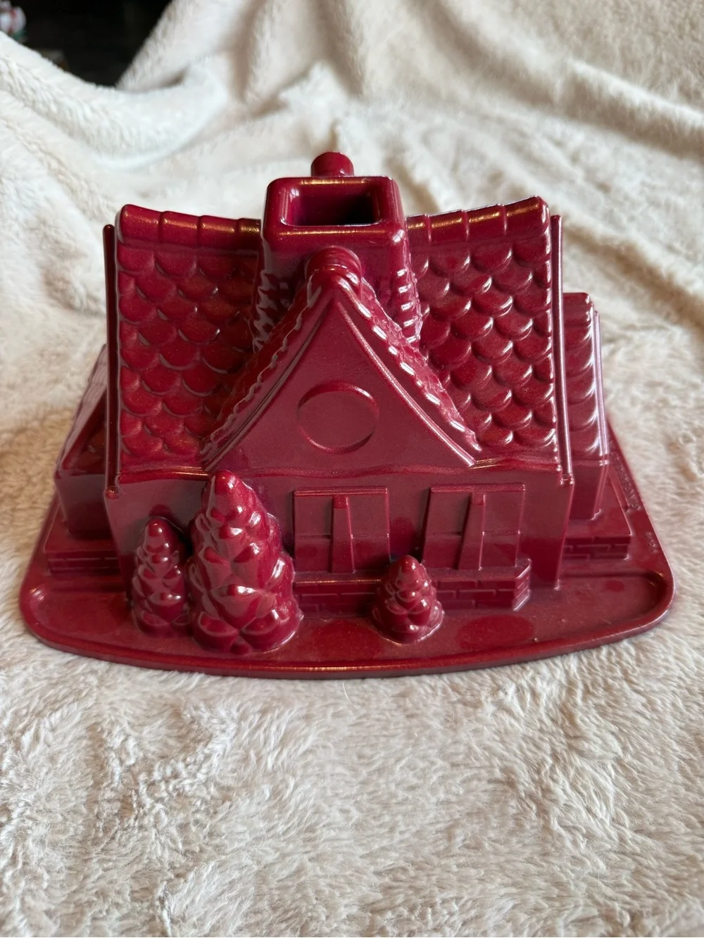 NordicWare Gingerbread House Bundt Pan
